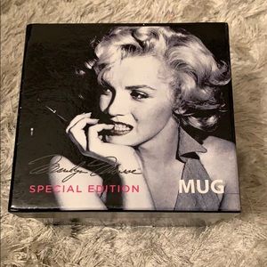 COPY - Brand new special edition Marilyn Monroe M…